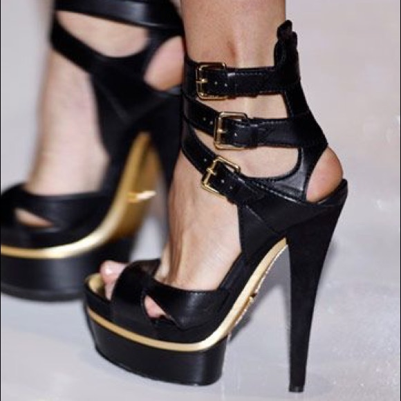 Gucci Shoes - 🆕GUCCI RUNWAY ankle strap high heels. Brand new.